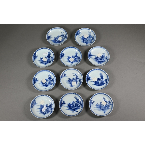 374 - Twenty-eight pieces of 18th century Chinese blue and white 'Nanking Cargo' porcelain, seventeen tea ... 