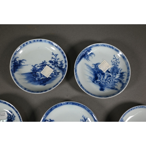 374 - Twenty-eight pieces of 18th century Chinese blue and white 'Nanking Cargo' porcelain, seventeen tea ... 