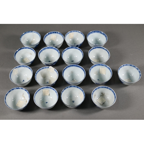 374 - Twenty-eight pieces of 18th century Chinese blue and white 'Nanking Cargo' porcelain, seventeen tea ... 