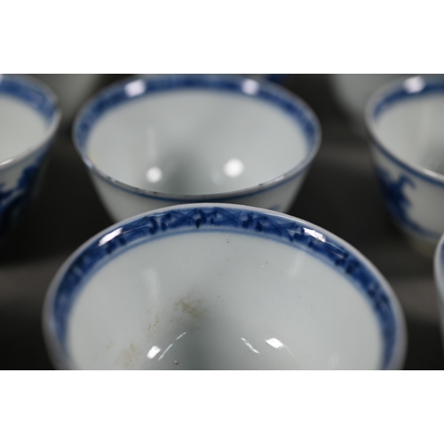 374 - Twenty-eight pieces of 18th century Chinese blue and white 'Nanking Cargo' porcelain, seventeen tea ... 