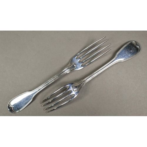 39 - A set of six French .950 grade silver fiddle and thread table forks, to/w three similar grapefruit s... 