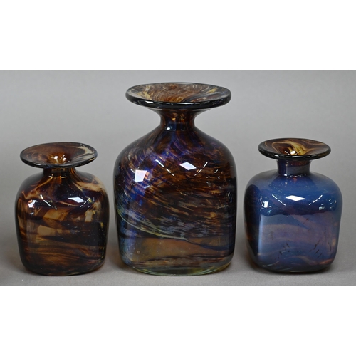 400 - Mdina glass (Malta): Five squat tortoiseshell/opalescent square vases with flared necks, 15 cm high ... 