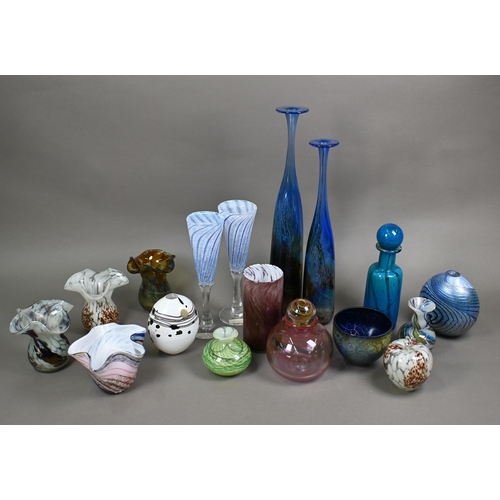 412 - A selection of studio glass, including Malta Craft, Mtarfa, Shakespeare, Isle of Wight, etc (18)