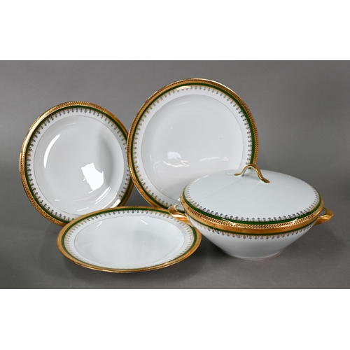 513 - An extensive set of Limoges Ceralim dinner-ware, including twelve each 25 cm/ 22.5 cm plates, 23 cm ... 