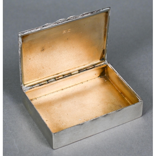 53 - A heavy quality engine-turned silver snuff box, John Rose, Birmingham 1950, 3.6oz, 8cm wide