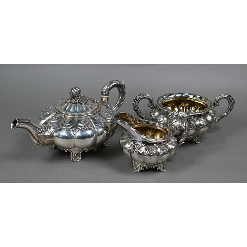 69 - A good quality George IV/William IV matched silver three-piece tea service in the Regency manner, wi... 