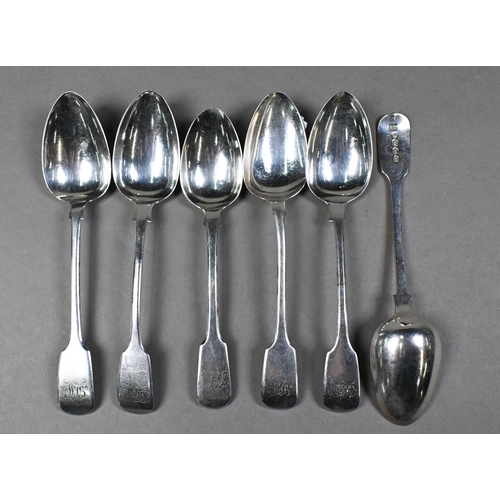 72 - A quantity of Georgian and later fiddle pattern silver teaspoons, salt and mustard spoons, etc., 10.... 