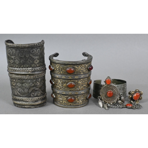 1118 - A collection of antique and later Middle Eastern tribal jewellery, including Turkoman white metal ca... 