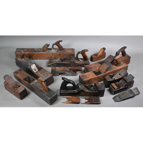 1116 - Twelve various antique rosewood and other hardwood and steel woodworking bench planes including join... 