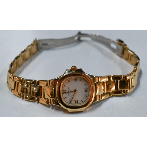 320 - A ladies Patek Phillipe Nautilus 18ct yellow gold bracelet wristwatch, quartz, ref. 4700J, No. 15307... 