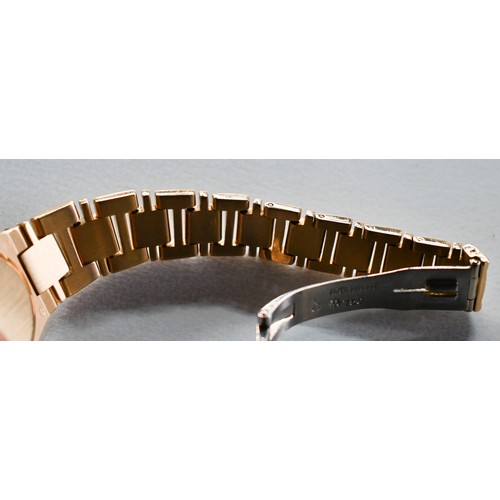 320 - A ladies Patek Phillipe Nautilus 18ct yellow gold bracelet wristwatch, quartz, ref. 4700J, No. 15307... 