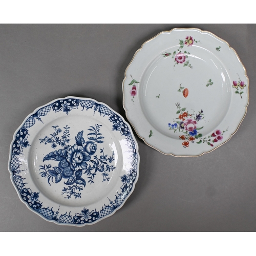 508 - A First Period Worcester 23 cm plate with polychrome painted floral sprays, to/w a dish with polychr... 