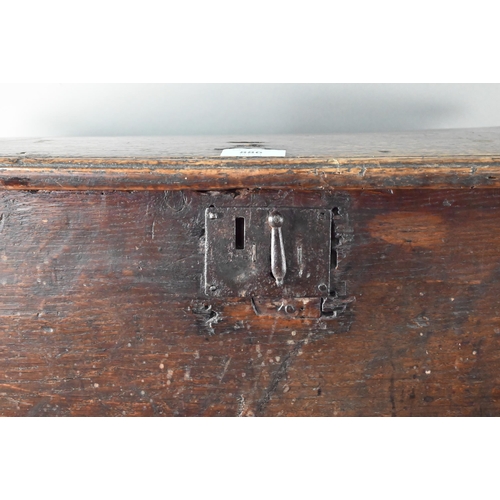 886 - A 17th century English oak six plank coffer, 85.5 cm x 33 cm x 44 cm h