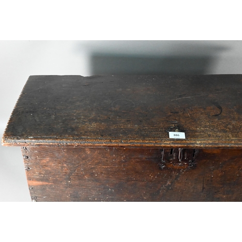 886 - A 17th century English oak six plank coffer, 85.5 cm x 33 cm x 44 cm h