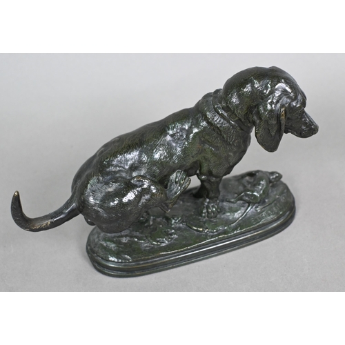 991 - A brown patinated bronze after Delabrierre, Dachshund with dead rat, signed E Delabrierre, 14 x 21 c... 