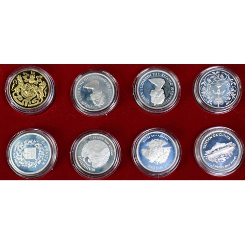 1022 - A cased set of eight Pobjoy Mint 1977 Jubilee commemorative crowns to/w three cased Royal mint Jubil... 