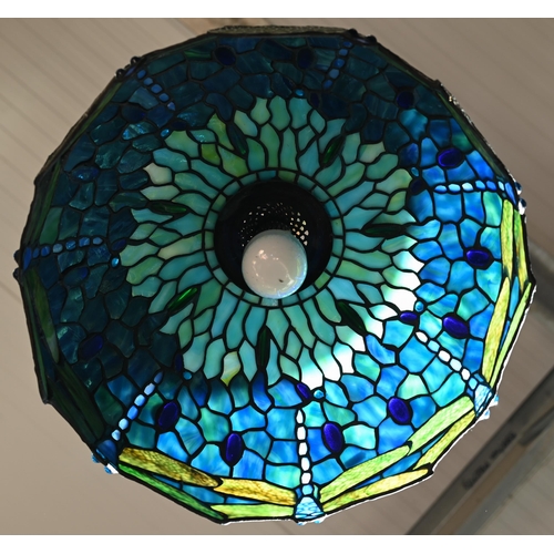 164 - A Tiffany style stained glass ceiling/pendant light, 42 cm diam