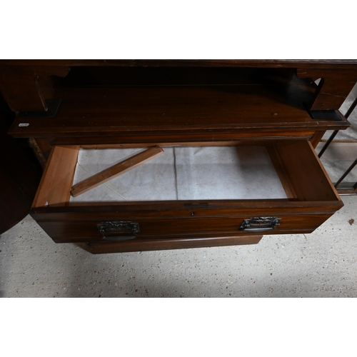 220 - An Edwardian mahogany chest of three long drawers, 92 x 46 x 80 cm