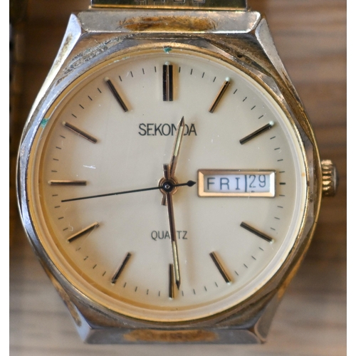 267 - Assorted vintage gents wristwatches incl. a Times gold plated tank watch, circa 1950s; a Sekonda qua... 