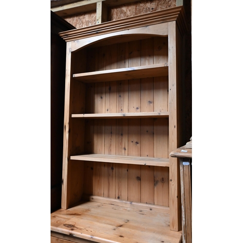 29 - A stripped pine small cottage dresser to/with a pine open wall spice rack (2)