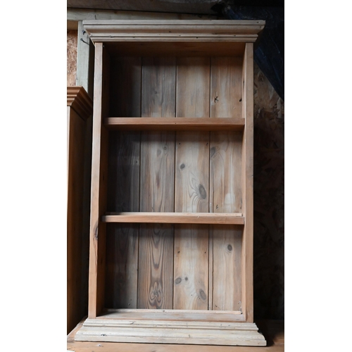 29 - A stripped pine small cottage dresser to/with a pine open wall spice rack (2)