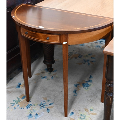 93 - A reproduction mahogany and satin banded demi-lune console table, 84 cm w x 42 cm d x 76 cm h