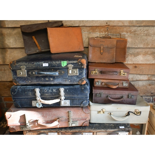 19 - Assorted vintage luggage, including trunks, suitcases, attaché cases, etc. - all a/f (14)