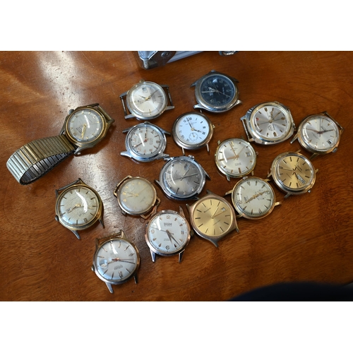 274 - A large quantity of assorted wristwatches, circa 1930's and later incl. Roamer; Longines; Montaine; ... 