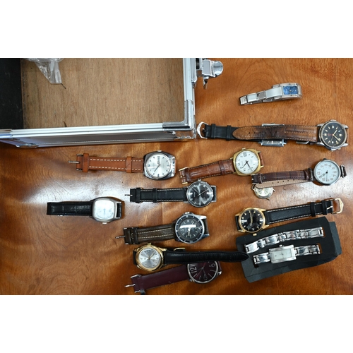 274 - A large quantity of assorted wristwatches, circa 1930's and later incl. Roamer; Longines; Montaine; ... 