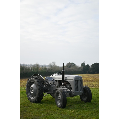 1 - A 1952 vintage Ferguson T20 diesel tractor, 2,300 cc, traditional grey paintwork, three point hydrau... 