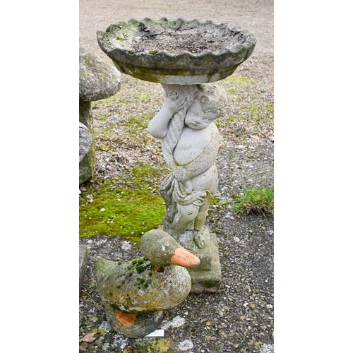 14 - A classical cast stone bird bath to/with a stone duck (2)