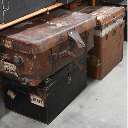 174 - P Blondin (Paris) - a vintage waxed canvas leather and wooden bound cubic trunk with fabric lined in... 