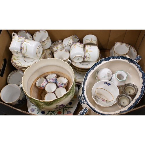 364 - A Royal Doulton coffee service with printed and painted decoration to/w various other decorative cer... 