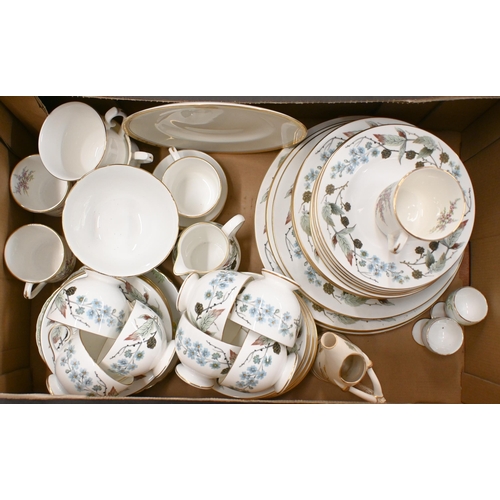 372 - Various table china including Wedgwood 'Spring Morning' to/w a Victorian Royal Worcester jug and a R... 