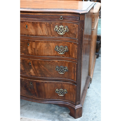 92 - A good quality Georgian style cross-banded mahogany serpentine front chest with brushing slide over ... 