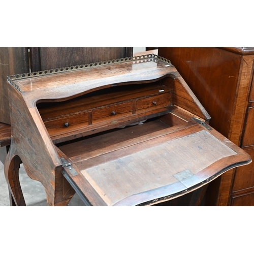 98 - A Continental early 20th century bureau with floral marquetry decoration and slender cabriole suppor... 