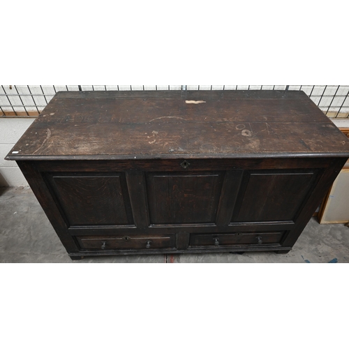 232 - An antique panelled oak mule chest with hinged top and two drawers, 148 x 60 x 88 cm h