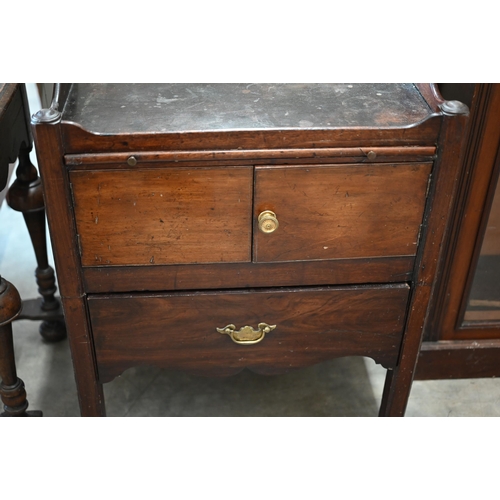 111 - A George III mahogany night stand, 60 cm w x 46 cm d x 74 cm h