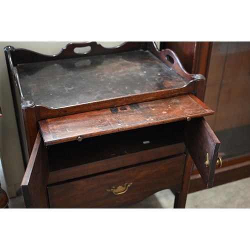 111 - A George III mahogany night stand, 60 cm w x 46 cm d x 74 cm h