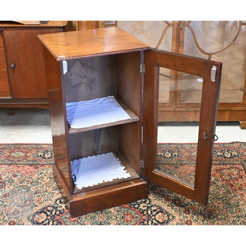 133 - An Edwardian mahogany bedside cabinet with glazed door, 40 cm wide x 36 cm deep x 78 cm high