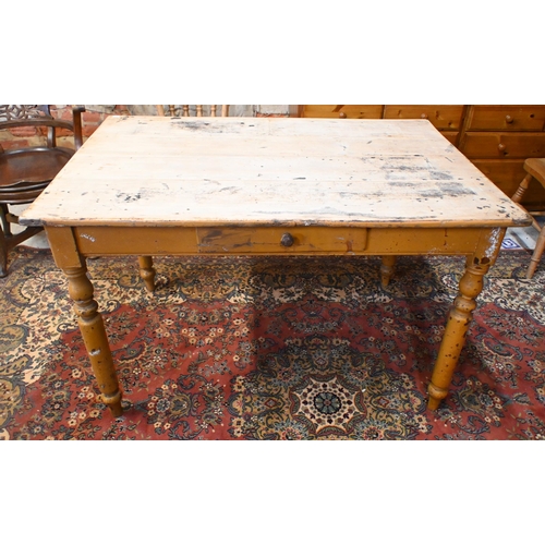 174 - Small pine kitchen table with scumbled base and a single drawer, 120 x 84 x 74 cm high