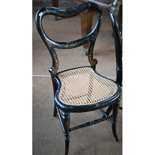 198 - Two Victorian cane seated side chairs in the manner of Jennens & Bettridge, painted and gilded w... 