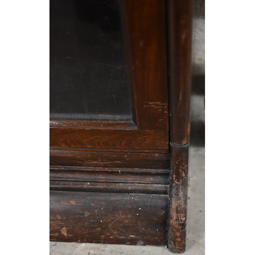 219 - An early 20th century mahogany Globe Wernicke style barrister bookcase with three glazed tiers, 88 x... 