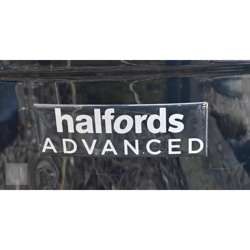 29 - A Halfords Advanced gloss black automobile roof box, a/f, keys in office