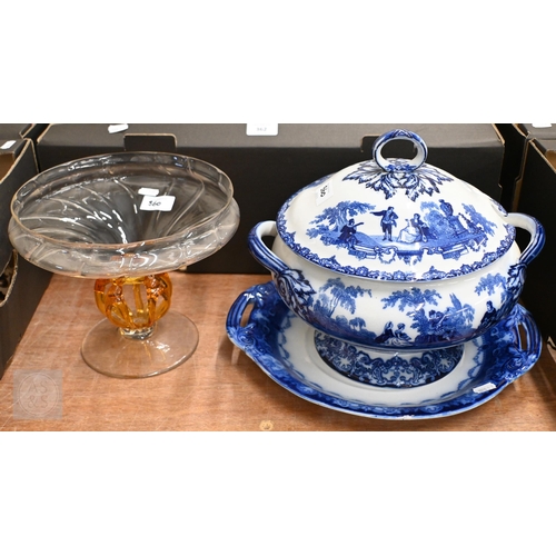 360 - A Doulton 'Watteau' blue and white printed soup tureen and cover on stand to/w a Venetian studio gla... 