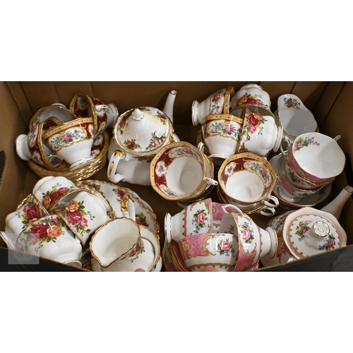 361 - Various Royal Albert tea wares including Old Country Roses, Lady Carlyle and Lady Hamilton (box)