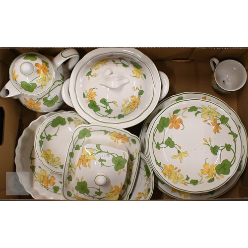 366 - A Villeroy & Boch 'Geranium' dinner/coffee part service (2 boxes)