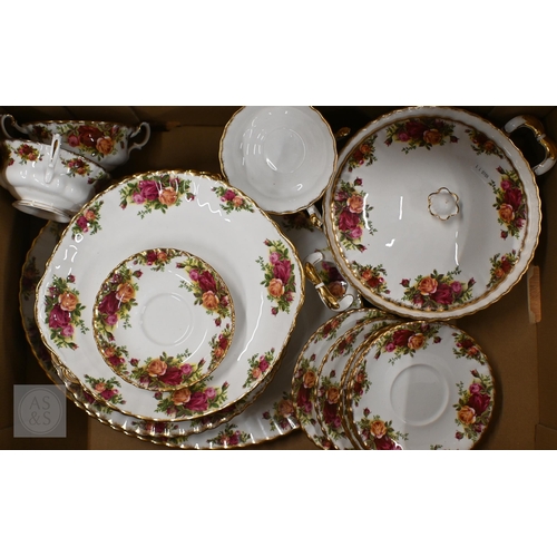 367 - A Royal Albert 'Old Country Roses' dinner/tea service (2 boxes)