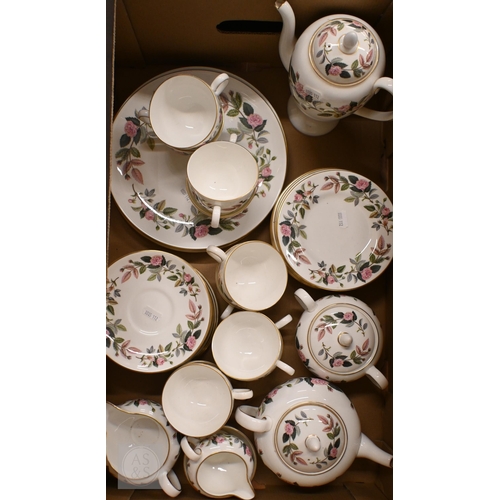 377 - A Wedgwood 'Hathaway Rose' tea/coffee service, 35 pieces (box)