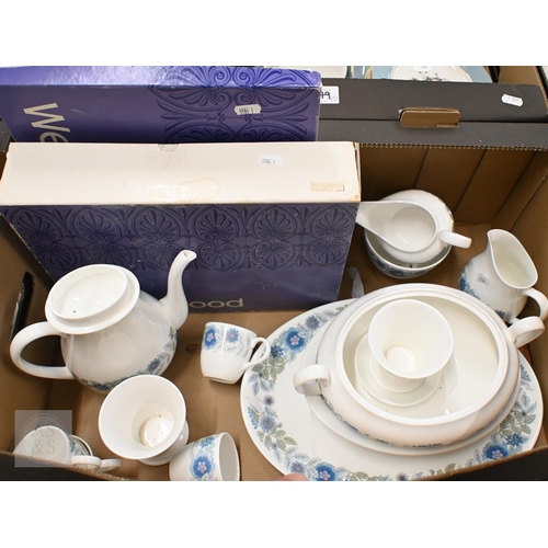 380 - An extensive Wedgwood 'Clementine' dinner/tea/coffee service (3 boxes)